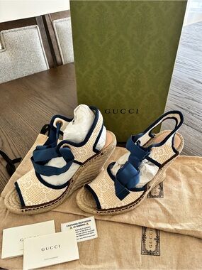 Gucci Crochet Espadrille Wedge Sandals in Natural and Navy Size 40.5